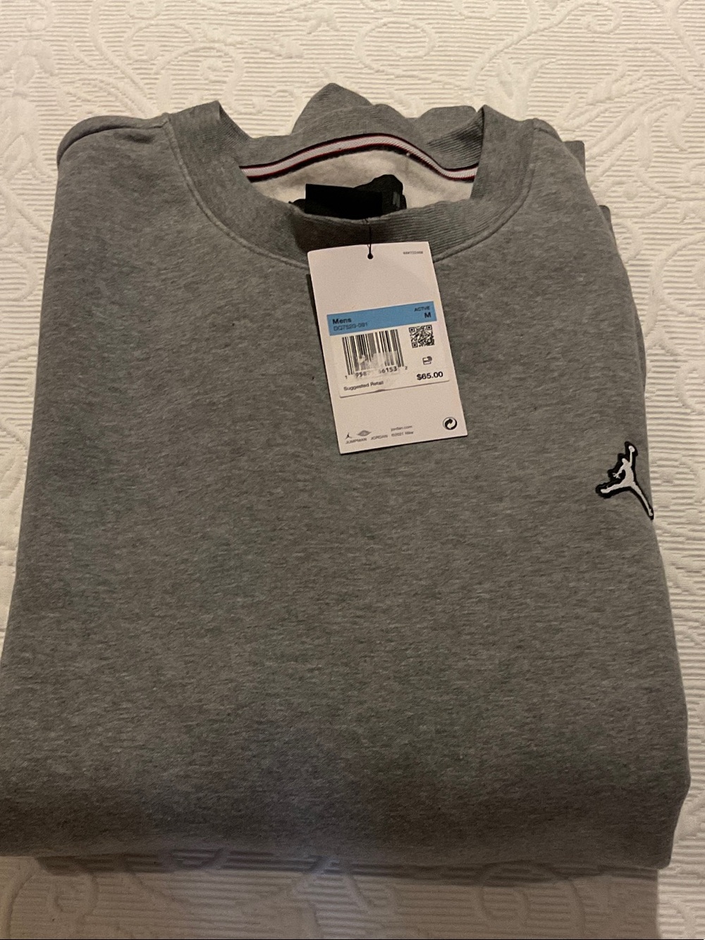 Jordan Grey Crewneck Sweatshirt with Jumpman Logo. NWT Medium. Athletic. Perform